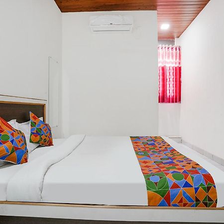 Fabexpress Sai Lodging I - Nr Nashik Railway Station Luaran gambar