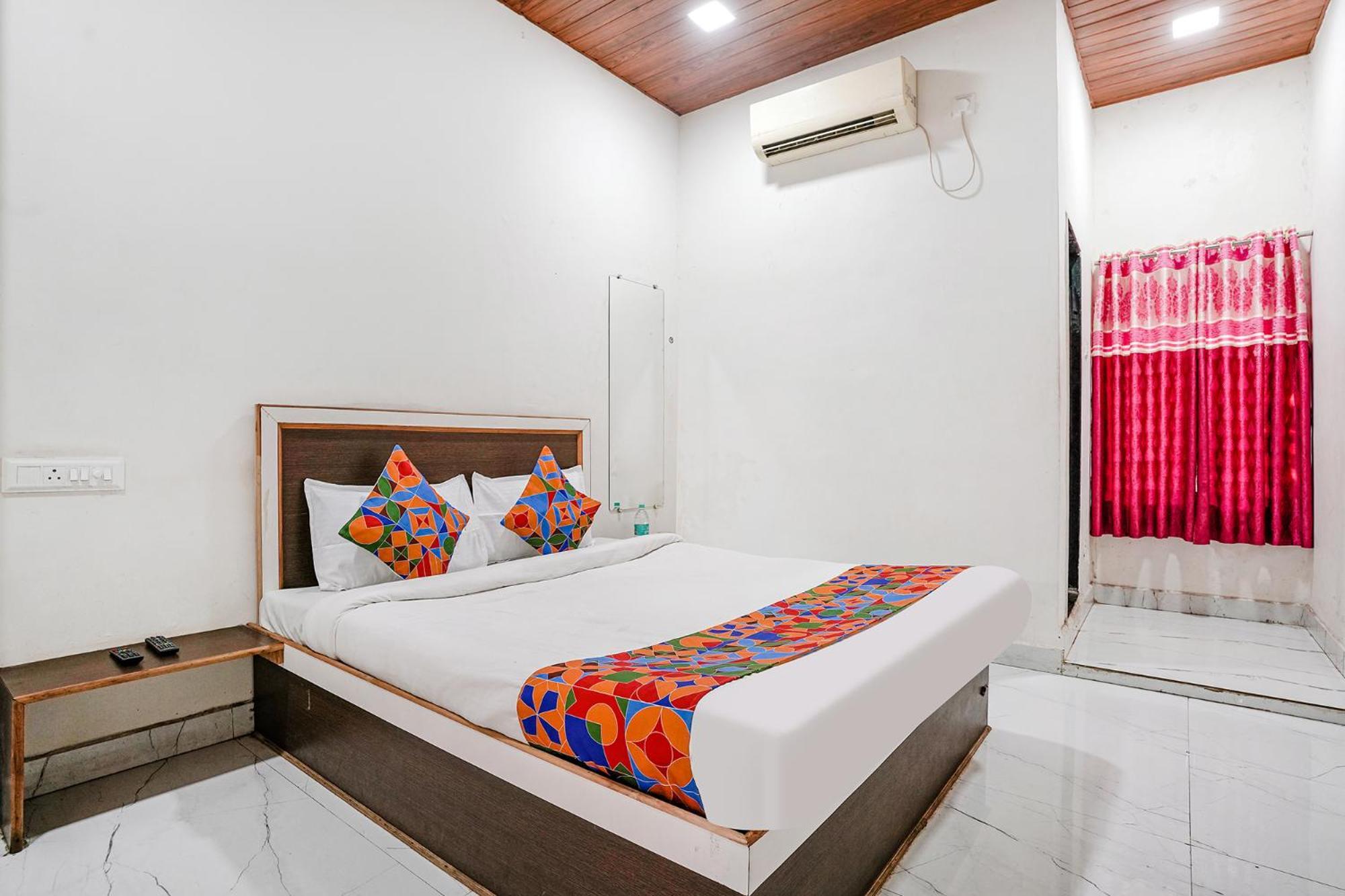 Fabexpress Sai Lodging I - Nr Nashik Railway Station Luaran gambar