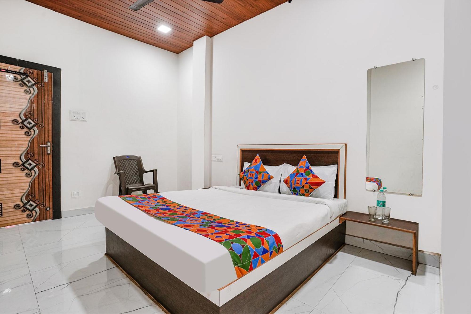 Fabexpress Sai Lodging I - Nr Nashik Railway Station Luaran gambar