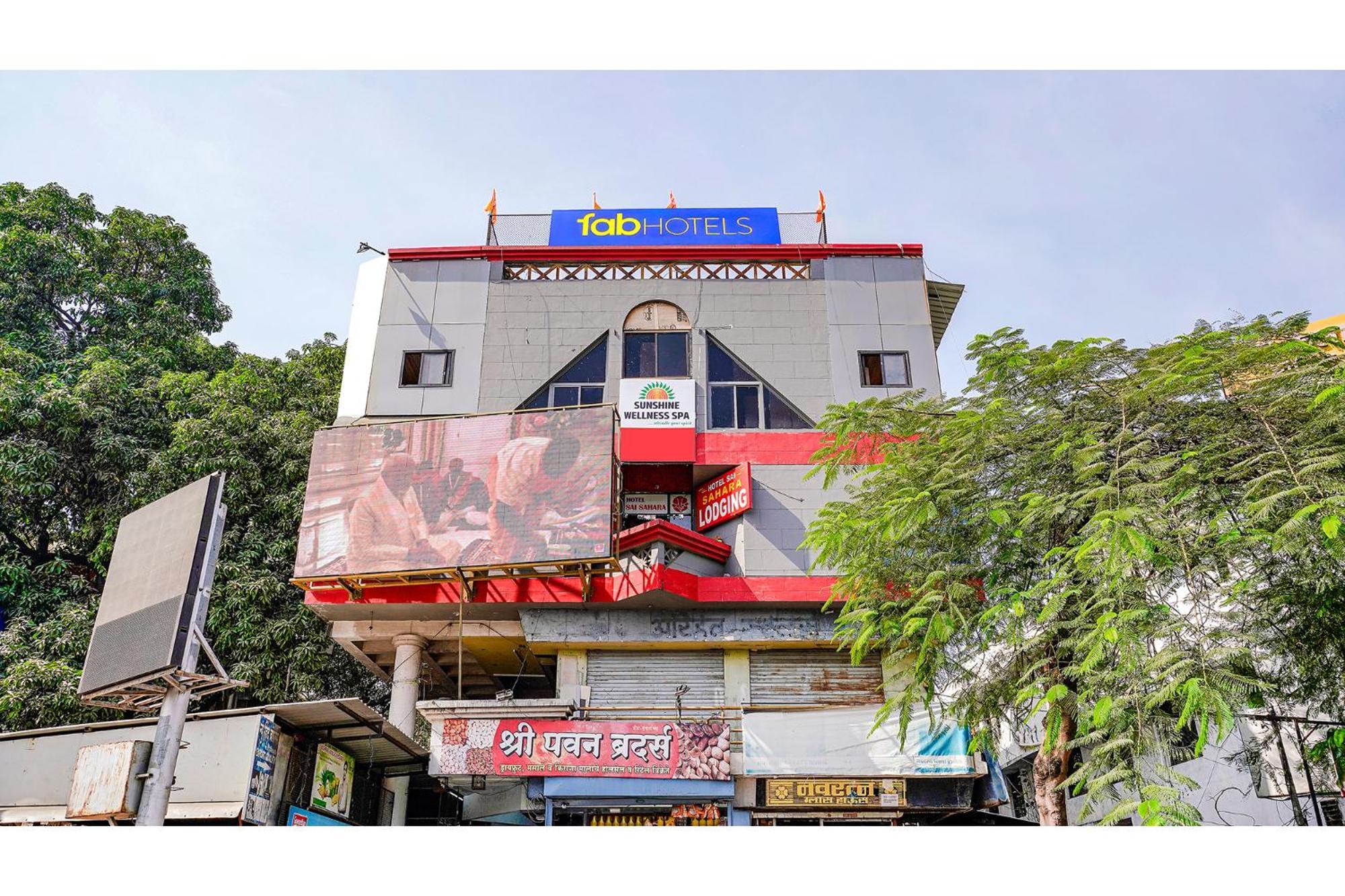 Fabexpress Sai Lodging I - Nr Nashik Railway Station Luaran gambar